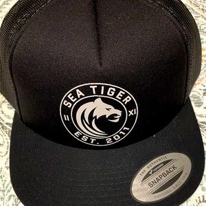 NWT Black SeaTigers SnapBack Trucker hat